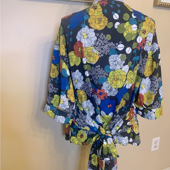 Violet+Claire Wrap Around Blouse Sz. XL - Picture 6 of 7